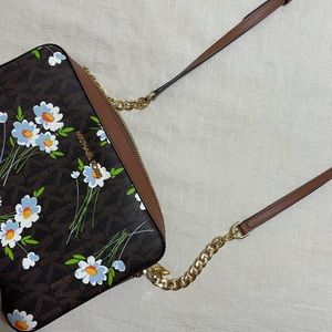 Michael Kors Daisy Crossbody